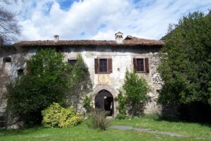 Facciata_castello_di_Gorzone_
